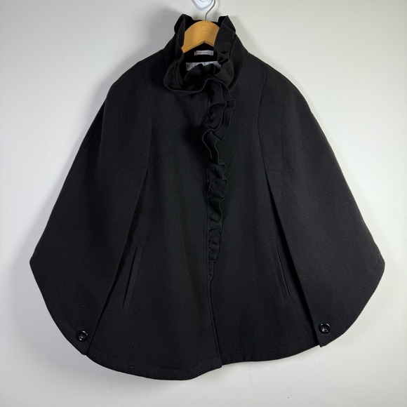 Larry Levine Jackets & Blazers - Black Ruffle Trim Cape / Poncho Coat Size XS NWT Event Dance